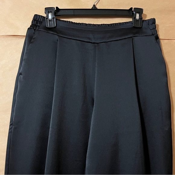 Spanx | Satin Jogger Pants High Rise Pull-On Pleated Trousers Black Size M - Picture 4 of 16